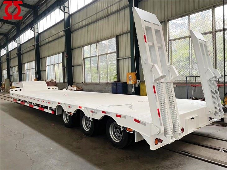 Náves Semi Lowbed